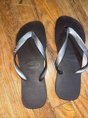Authentic brown havaianas